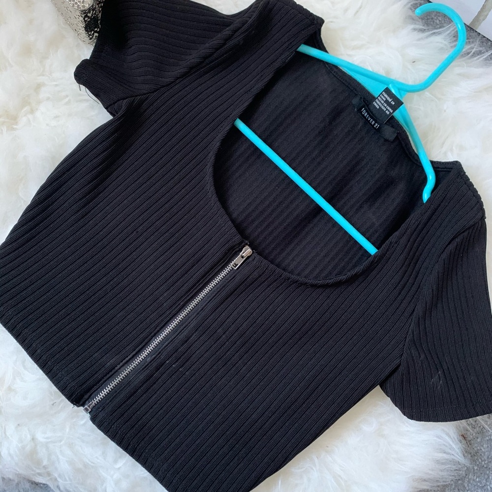 Forever 21 Black crop top zipper front